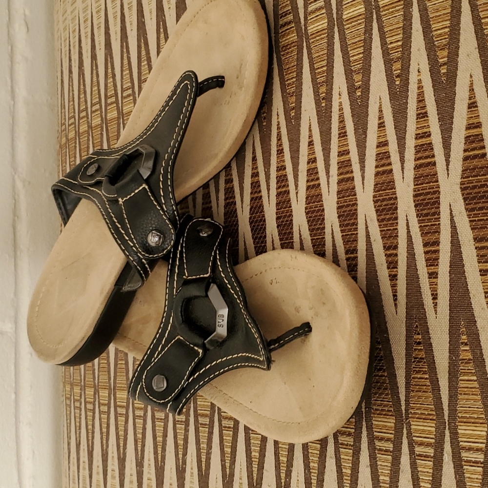 St. John's Bay sandal, black size 8